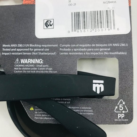 Mongoose Boys Black With Blue Mirror Lenses 100% UV Sunglasses New In Package - Picture 4 of 10